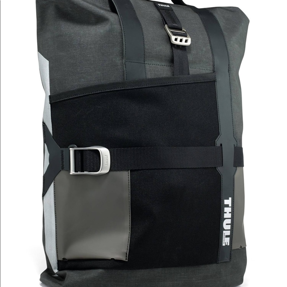 Thule pack n peddle commuter bag